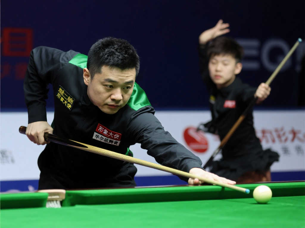 对其个人成 对其个人成